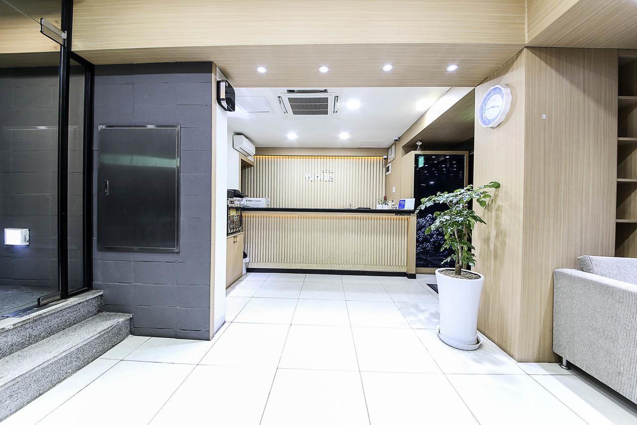 White Hotel Suwon Exterior foto