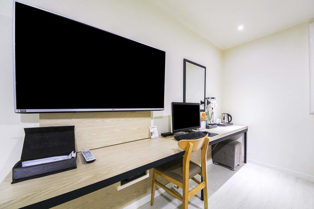 White Hotel Suwon Exterior foto