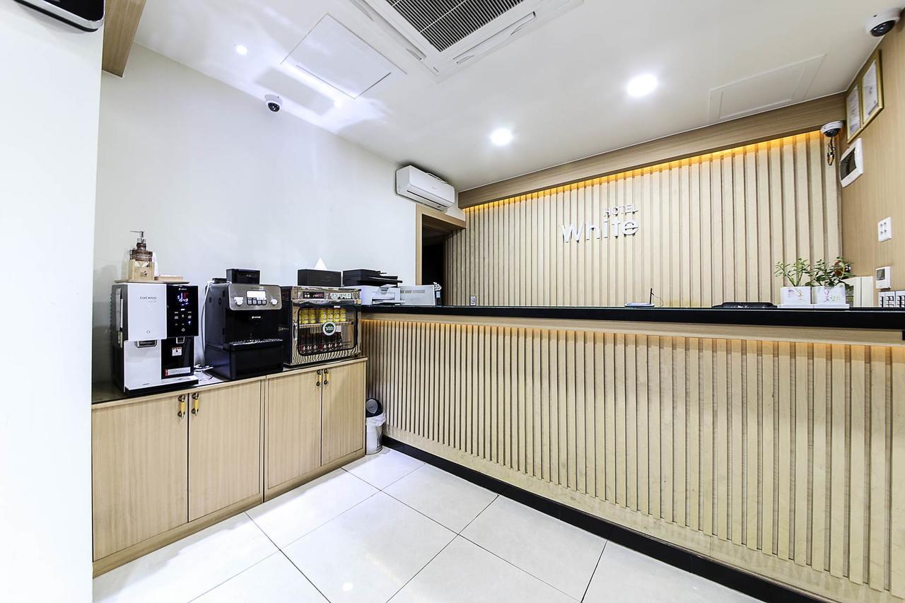 White Hotel Suwon Exterior foto