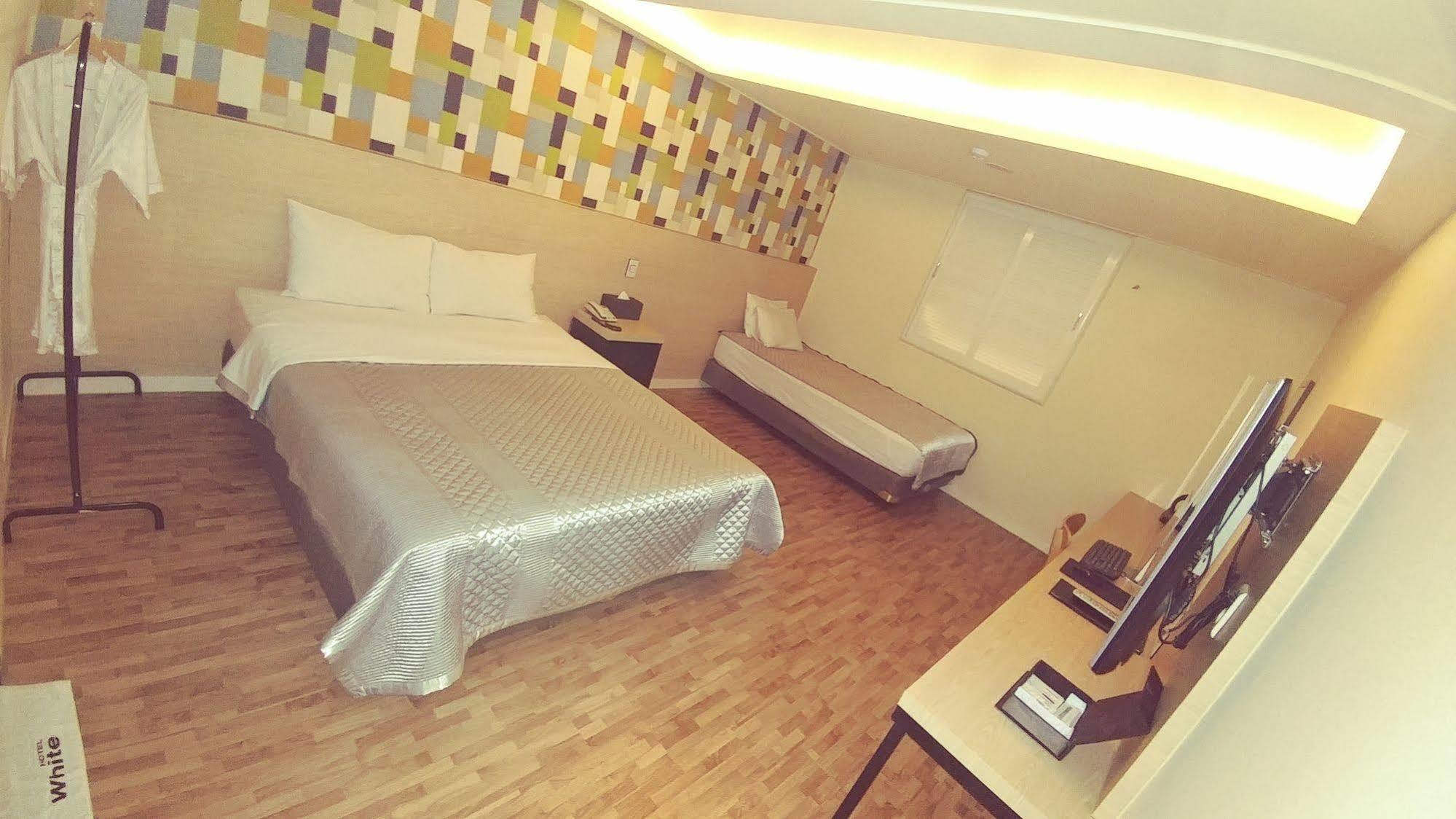 White Hotel Suwon Exterior foto