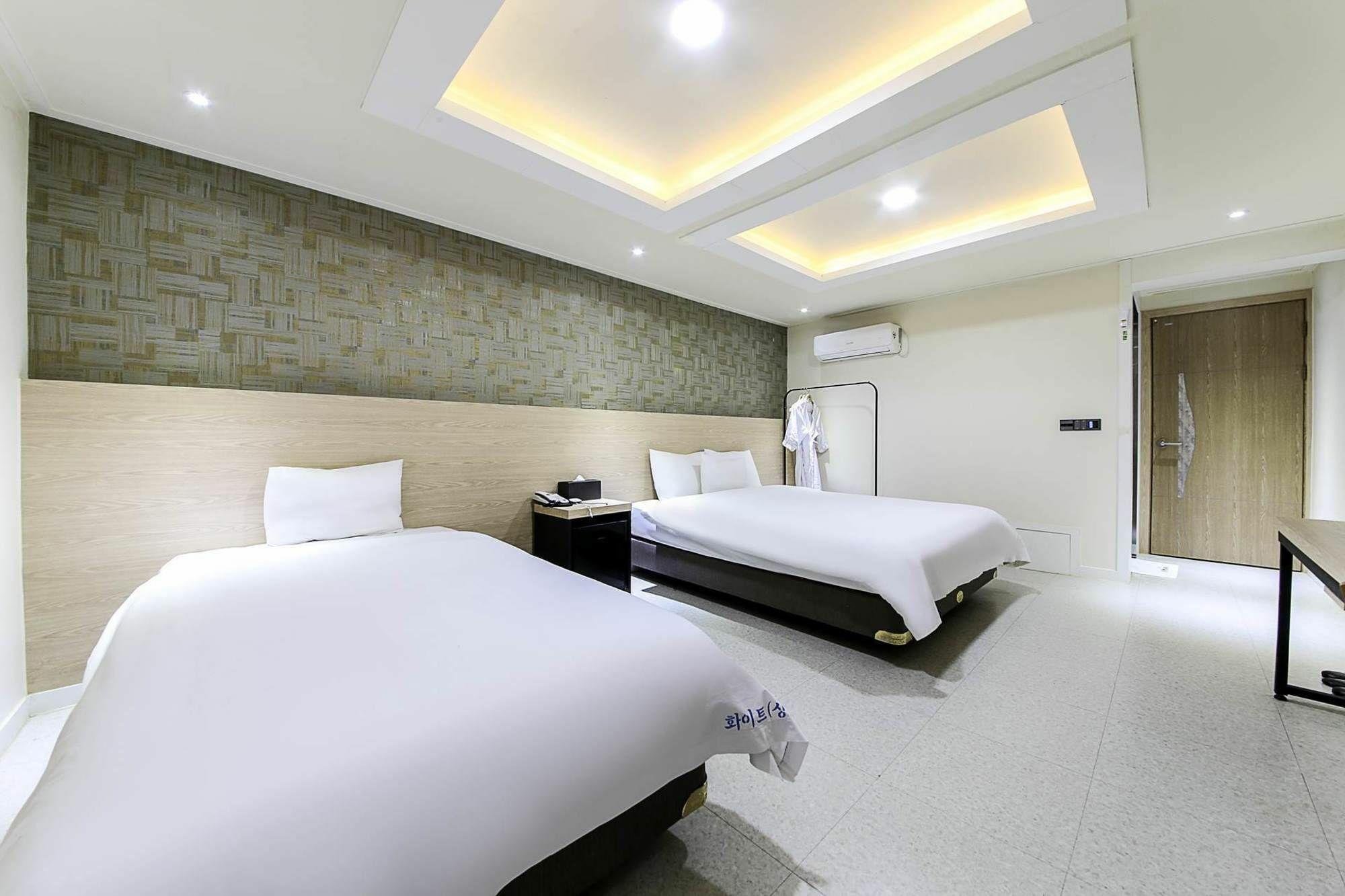 White Hotel Suwon Exterior foto