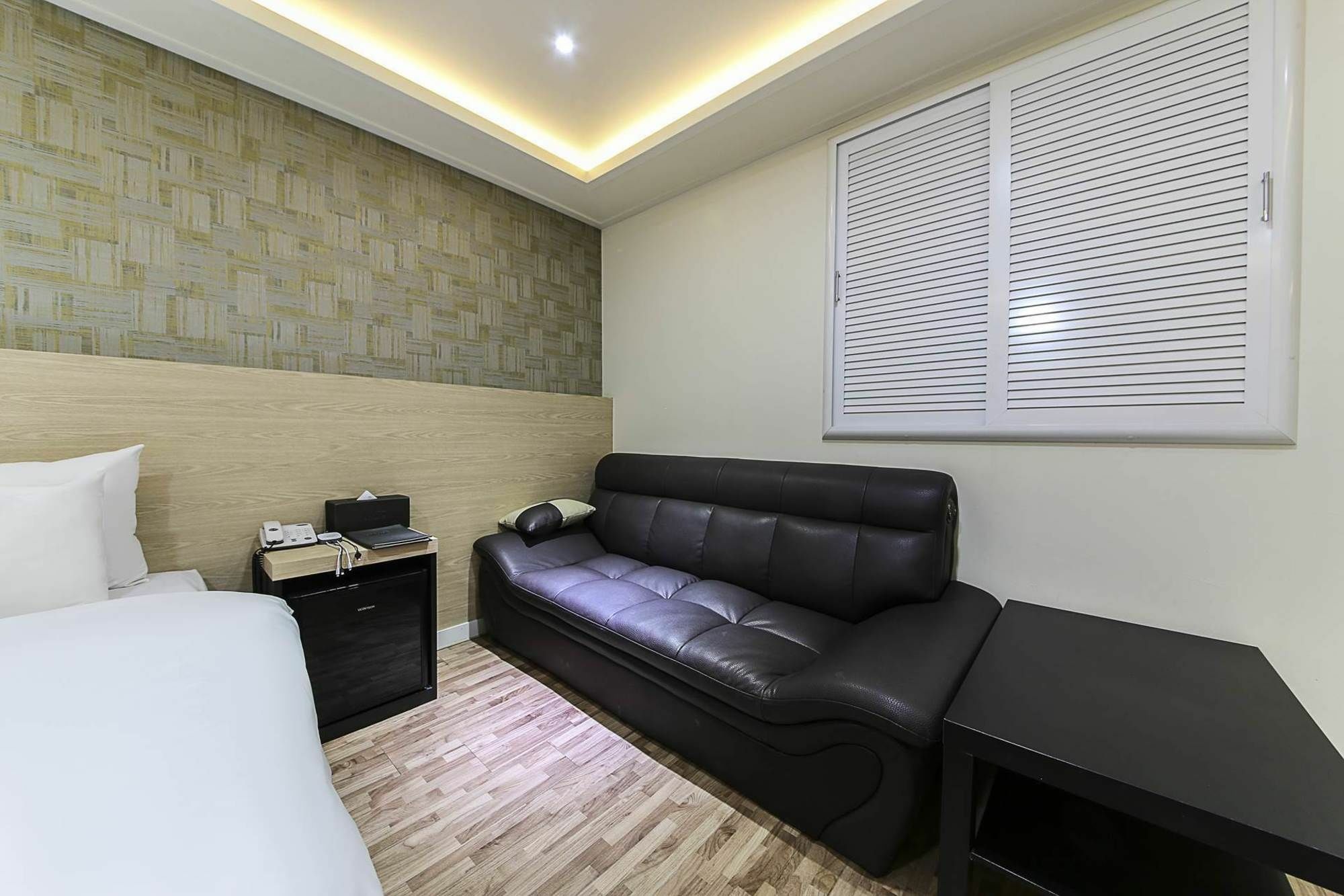White Hotel Suwon Exterior foto